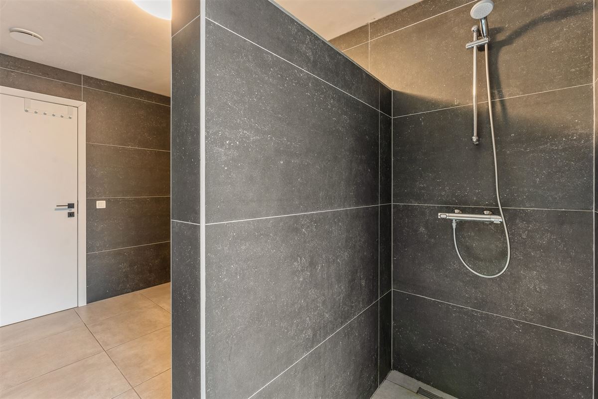 RUIM RECENT APPARTEMENT (2023) MET 2 SLAAPKAMERS TE KORSPEL