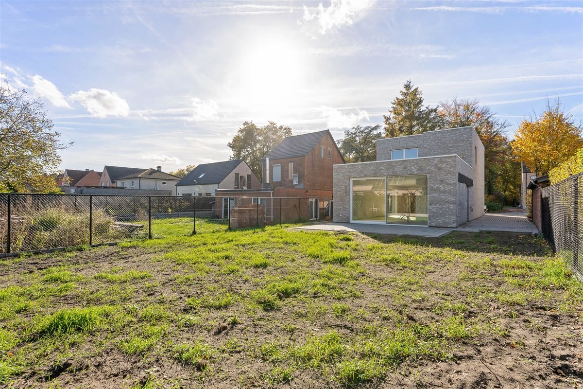 NIEUWBOUW OPEN BEBOUWING MET UITERST KWALITATIEVE EN ENERGETISCHE AFWERKING TE BERINGEN 6% BTW MOGELIJK