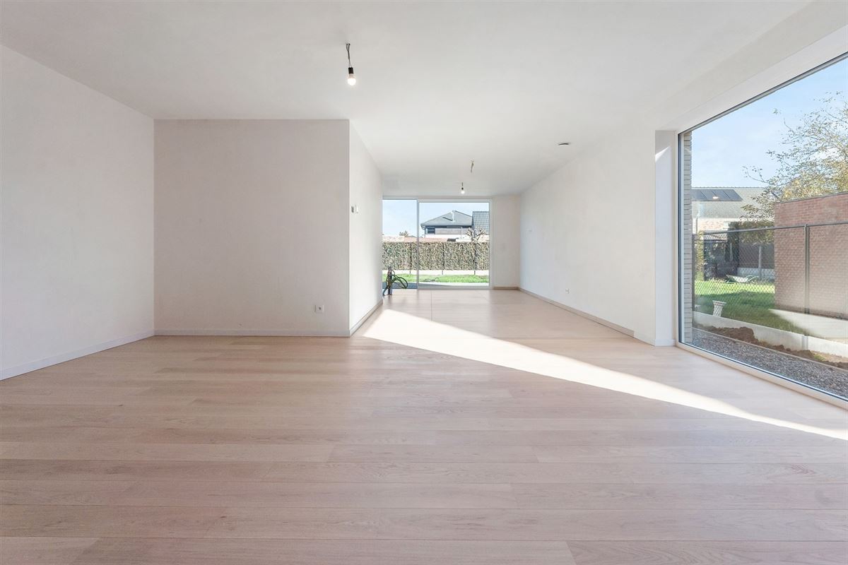 NIEUWBOUW OPEN BEBOUWING MET UITERST KWALITATIEVE EN ENERGETISCHE AFWERKING TE BERINGEN 6% BTW MOGELIJK