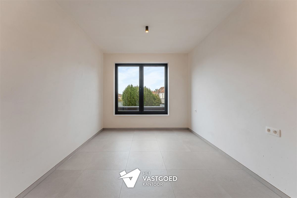 VOLLEDIG AFGEWERKTE NIEUWBOUWWONING OP CENTRALE LIGGING TE BERINGEN