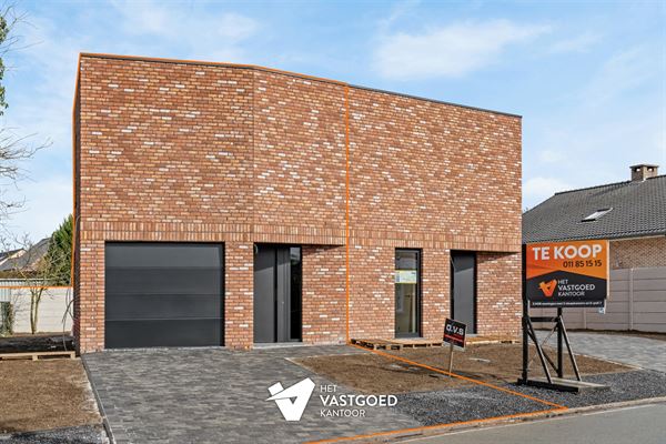 VOLLEDIG AFGEWERKTE NIEUWBOUWWONING OP CENTRALE LIGGING TE BERINGEN