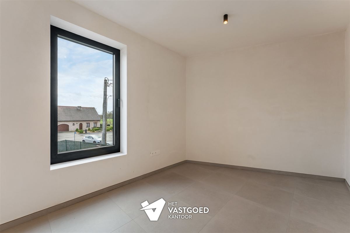 VOLLEDIG AFGEWERKTE NIEUWBOUWWONING OP CENTRALE LIGGING TE BERINGEN