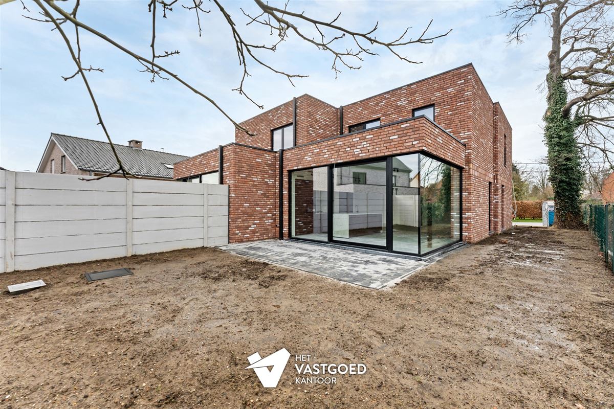 VOLLEDIG AFGEWERKTE NIEUWBOUWWONING OP CENTRALE LIGGING TE BERINGEN
