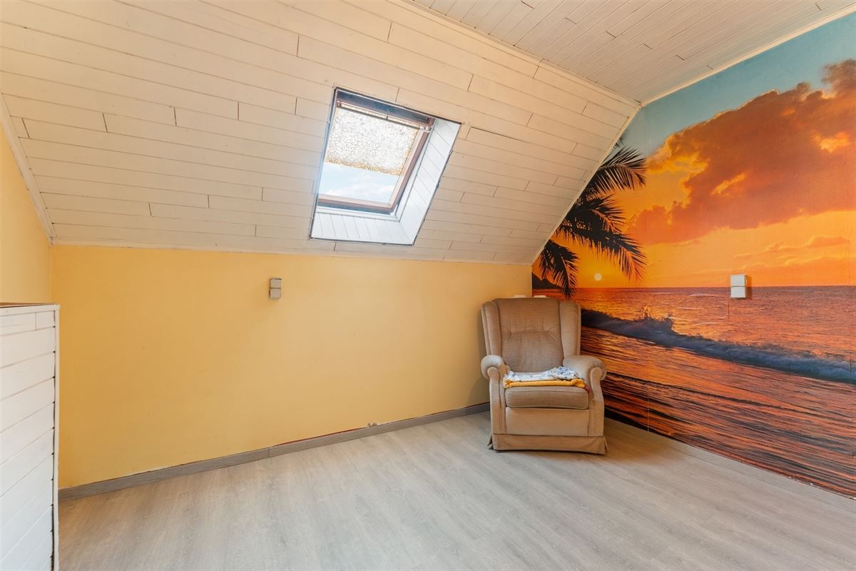 RUIME WONING MET 5 SLAAPKAMERS OP CENTRALE LIGGING VLAK BIJ BERINGEN CENTRUM