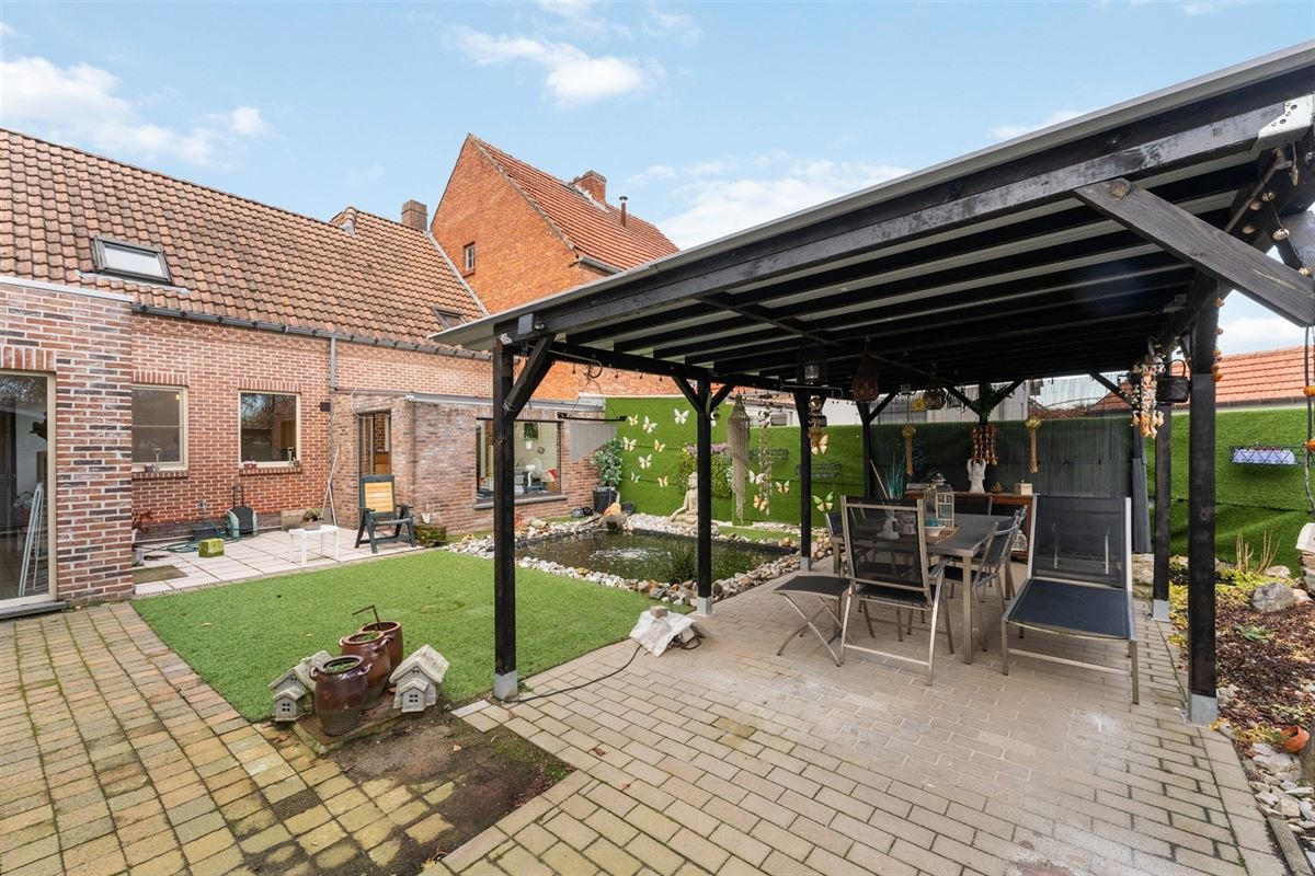 RUIME WONING MET 5 SLAAPKAMERS OP CENTRALE LIGGING VLAK BIJ BERINGEN CENTRUM