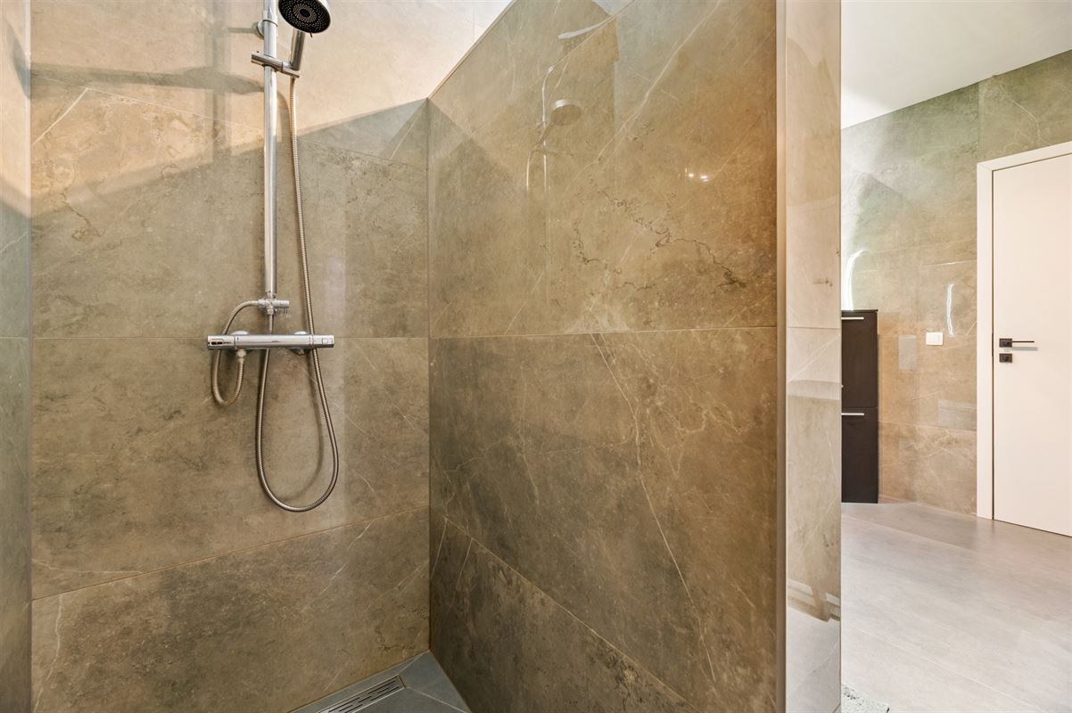 PERFECT ONDERHOUDEN GELIJKVLOERS APPARTEMENT MET 3 SLAAPKAMERS EN PRIVATE TUIN VAN 8A90CA TE KORSPEL