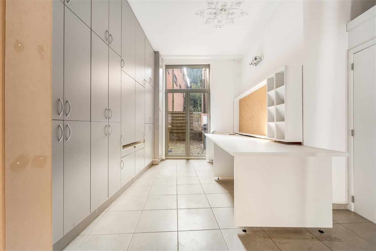HANDELSPAND OP PERFECTE LOCATIE MET ENORME VISIBILITEIT!
