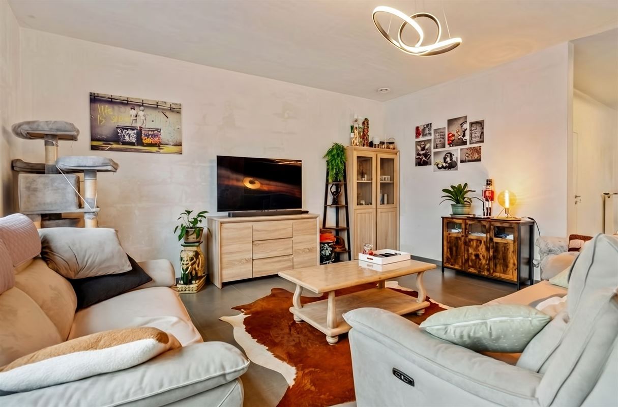 PERFECT ONDERHOUDEN GELIJKVLOERS APPARTEMENT MET 3 SLAAPKAMERS EN PRIVATE TUIN VAN 8A90CA TE KORSPEL