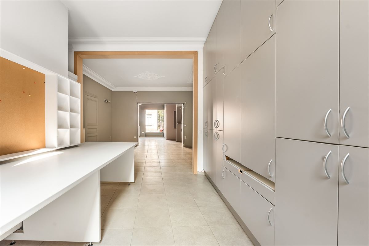 HANDELSPAND OP PERFECTE LOCATIE MET ENORME VISIBILITEIT!