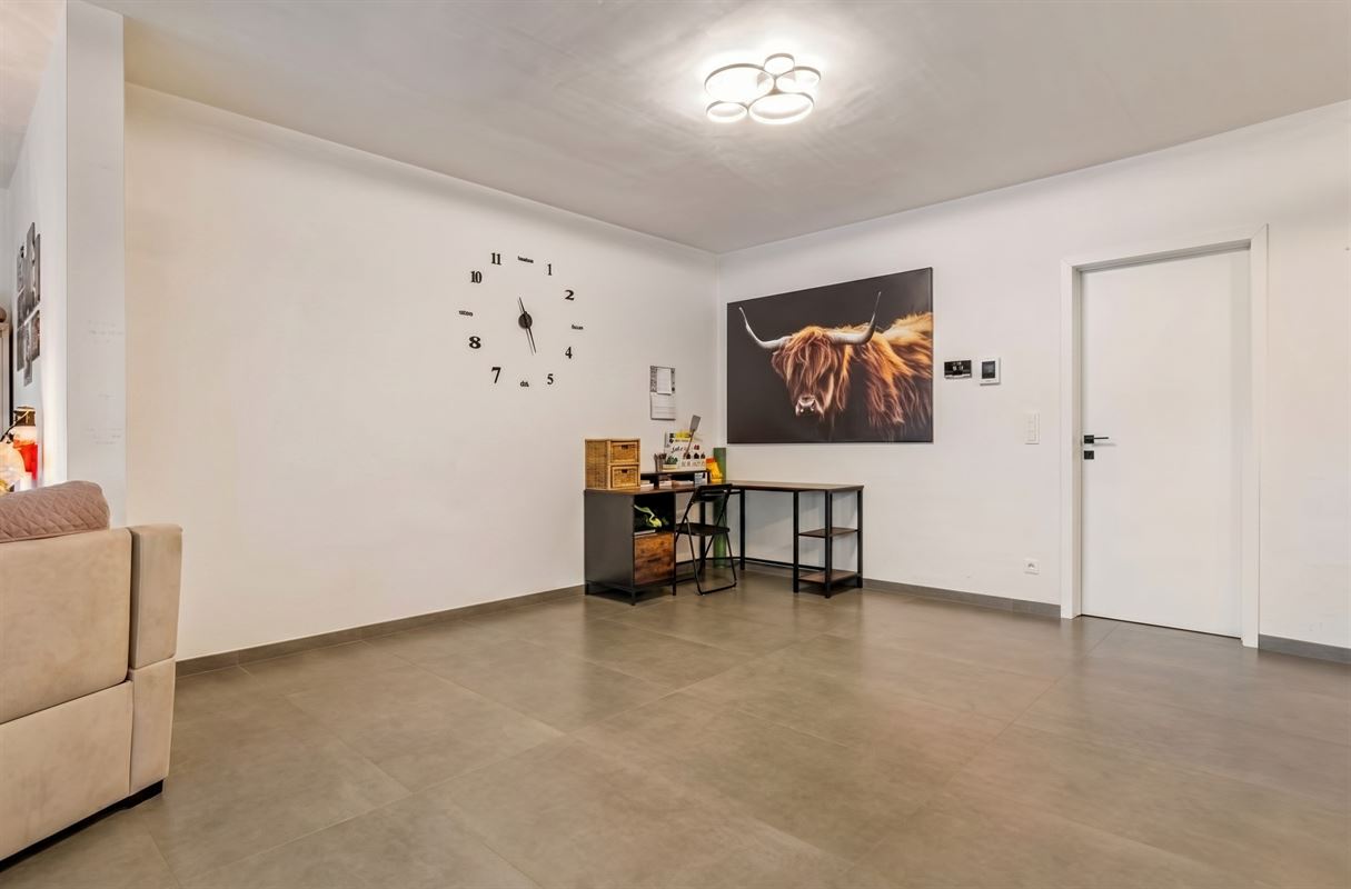 PERFECT ONDERHOUDEN GELIJKVLOERS APPARTEMENT MET 3 SLAAPKAMERS EN PRIVATE TUIN VAN 8A90CA TE KORSPEL