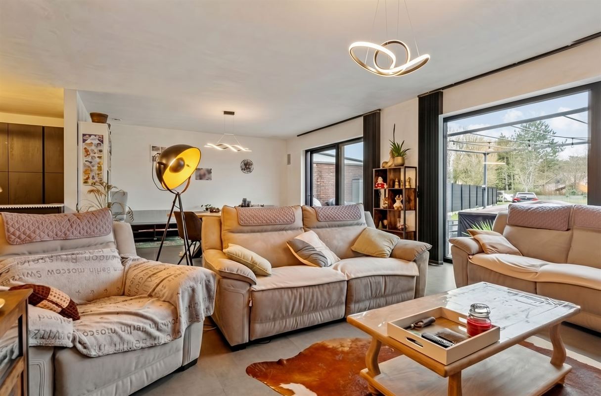 PERFECT ONDERHOUDEN GELIJKVLOERS APPARTEMENT MET 3 SLAAPKAMERS EN PRIVATE TUIN VAN 8A90CA TE KORSPEL