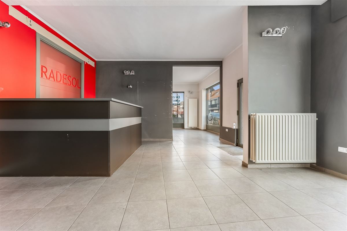 HANDELSPAND OP PERFECTE LOCATIE MET ENORME VISIBILITEIT!