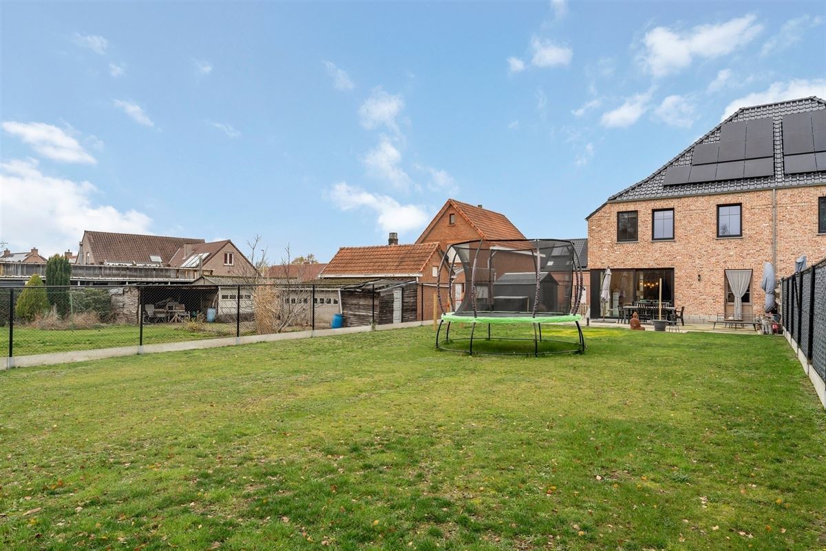 ENERGIEZUINIGE NIEUWBOUWWONING (E21) OP PERCEEL VAN 6A63CA IN GROENE DOCH CENTRALE OMGEVING