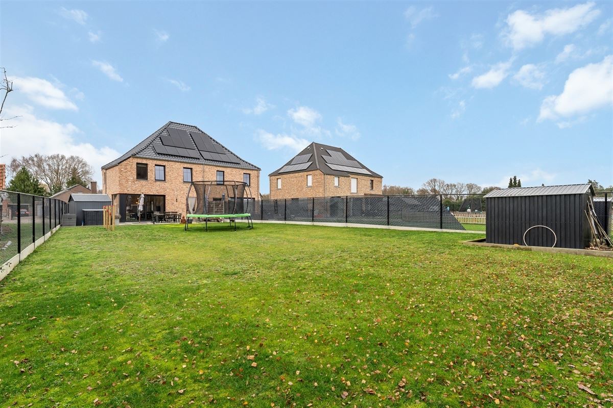 ENERGIEZUINIGE NIEUWBOUWWONING (E21) OP PERCEEL VAN 6A63CA IN GROENE DOCH CENTRALE OMGEVING