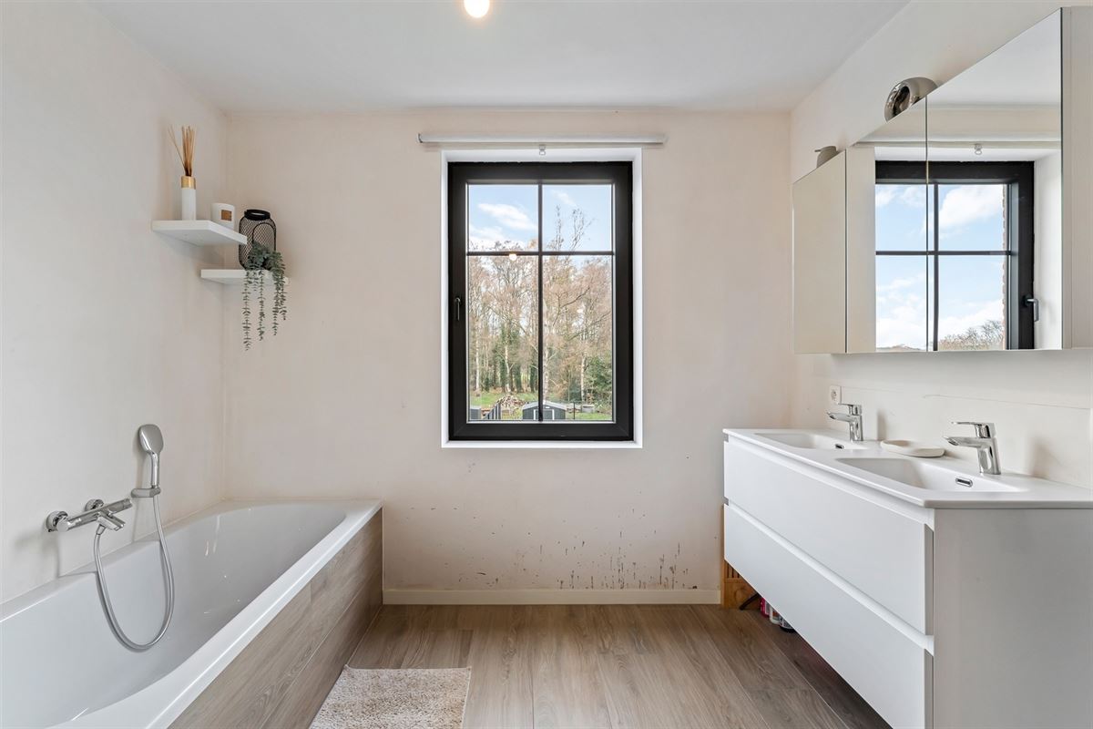 ENERGIEZUINIGE NIEUWBOUWWONING (E21) OP PERCEEL VAN 6A63CA IN GROENE DOCH CENTRALE OMGEVING