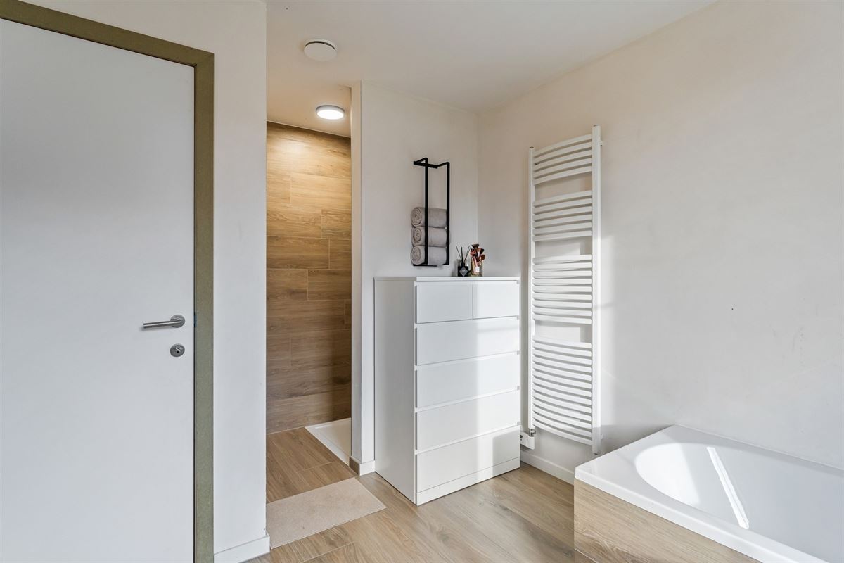 ENERGIEZUINIGE NIEUWBOUWWONING (E21) OP PERCEEL VAN 6A63CA IN GROENE DOCH CENTRALE OMGEVING