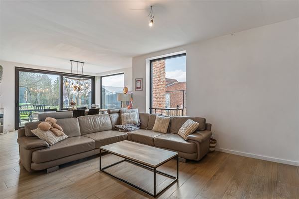 ENERGIEZUINIGE NIEUWBOUWWONING (E21) OP PERCEEL VAN 6A63CA IN GROENE DOCH CENTRALE OMGEVING