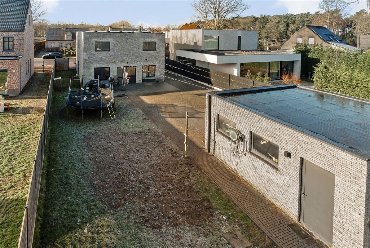 MODERNE EN RECENT GEBOUWDE WONING MET 5 SLAAPKAMERS OP EEN RUIM PERCEEL VAN 13A46CA TE PAAL