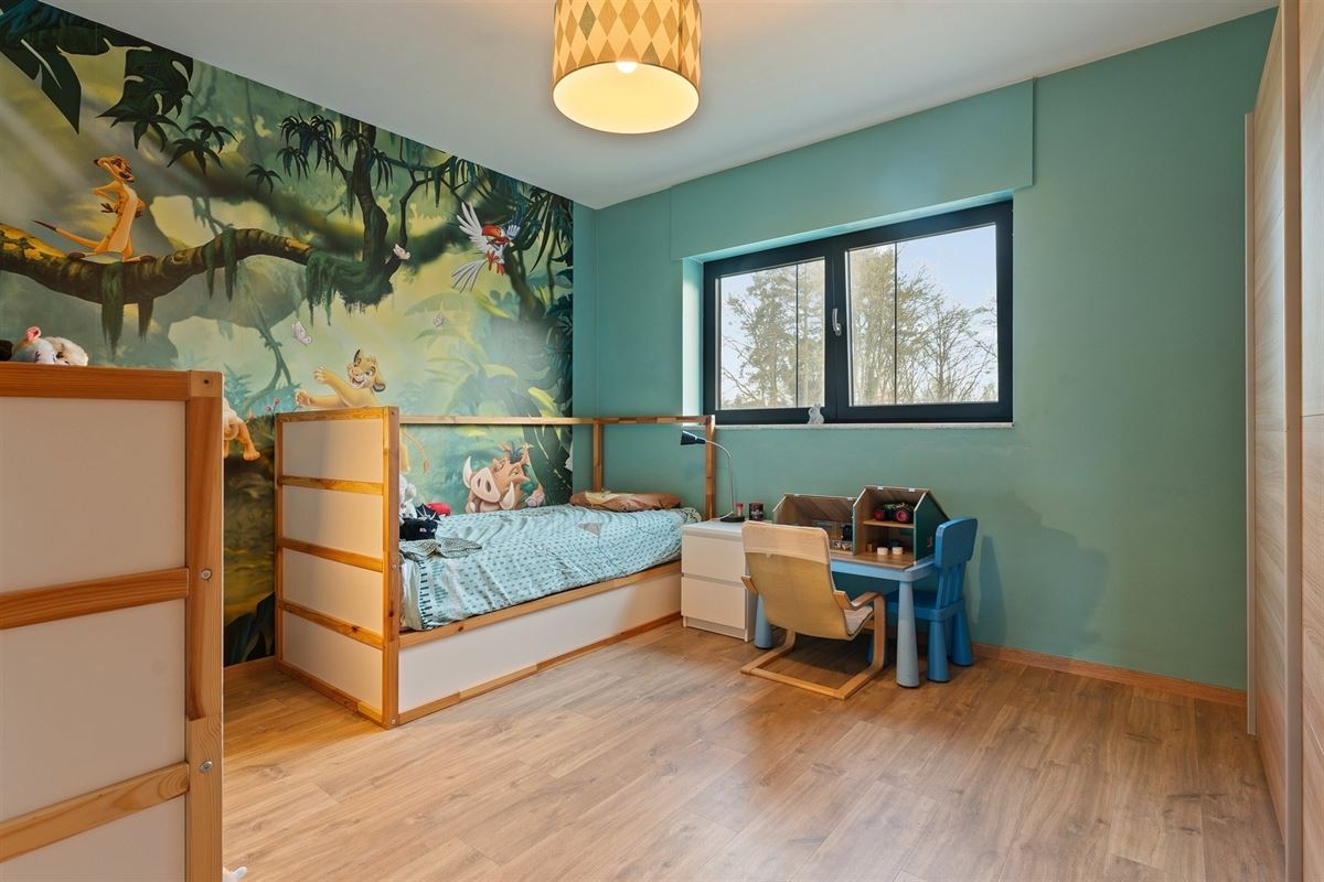 MODERNE EN RECENT GEBOUWDE WONING MET 5 SLAAPKAMERS OP EEN RUIM PERCEEL VAN 13A46CA TE PAAL