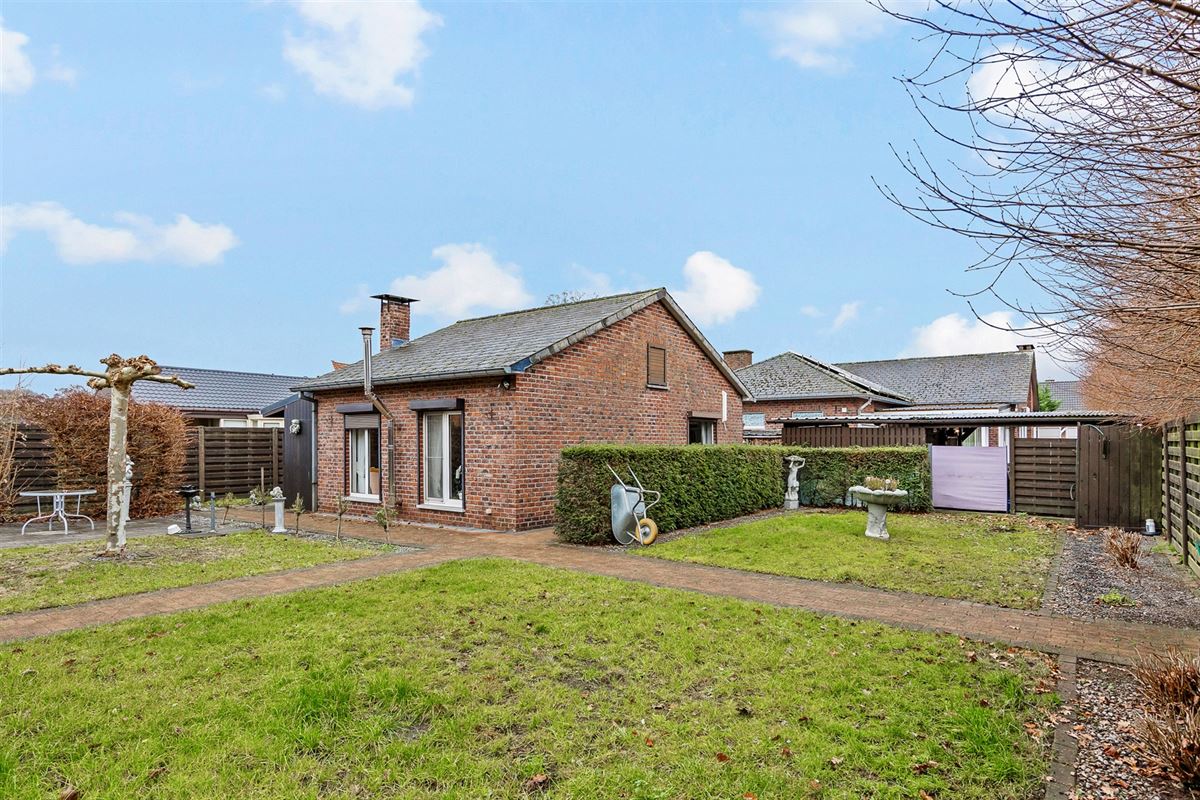 RUIME WONING MET 5 SLAAPKAMERS GELEGEN OP EEN PERCEEL VAN 10A68CA TE HEUSDEN-ZOLDER