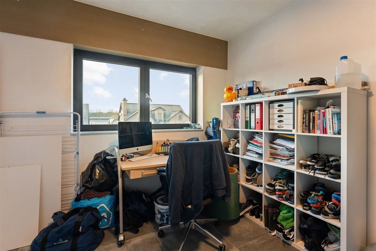 MODERNE EN RECENT GEBOUWDE WONING MET 5 SLAAPKAMERS OP EEN RUIM PERCEEL VAN 13A46CA TE PAAL