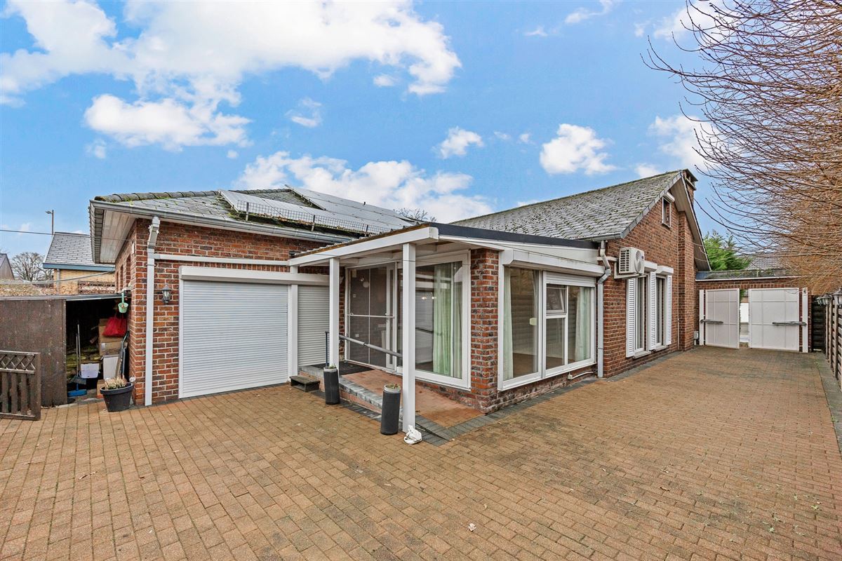 RUIME WONING MET 5 SLAAPKAMERS GELEGEN OP EEN PERCEEL VAN 10A68CA TE HEUSDEN-ZOLDER