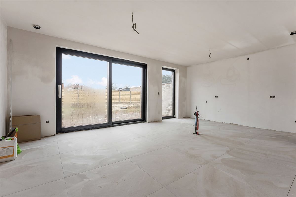 HOOG KWALITATIEVE NIEUWBOUWWONING OP CENTRALE LIGGING IN KOERSEL