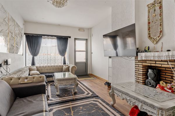 OP TE KNAPPEN WONING MET 3 SLAAPKAMERS PAL IN HET CENTRUM VAN PAAL