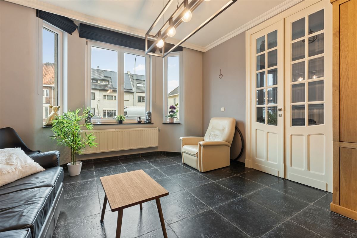 KNAP GERENOVEERDE WONING (175M²) MET 4 SLAAPKAMERS EN LEUKE STADSTUIN TE HASSELT