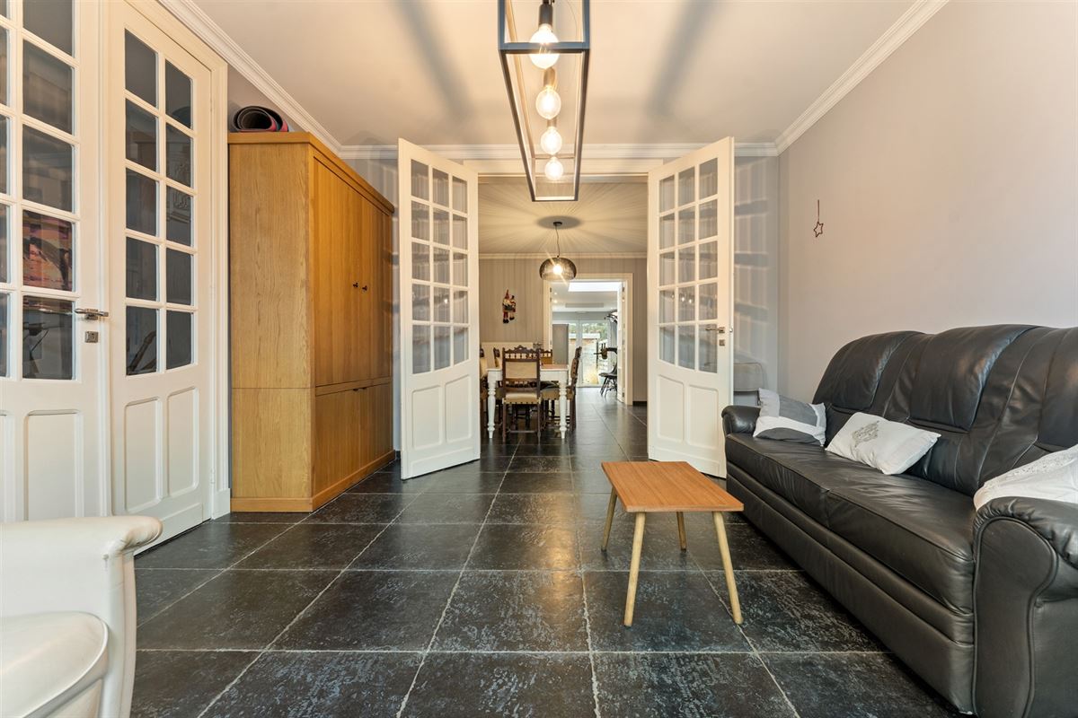 KNAP GERENOVEERDE WONING (175M²) MET 4 SLAAPKAMERS EN LEUKE STADSTUIN TE HASSELT