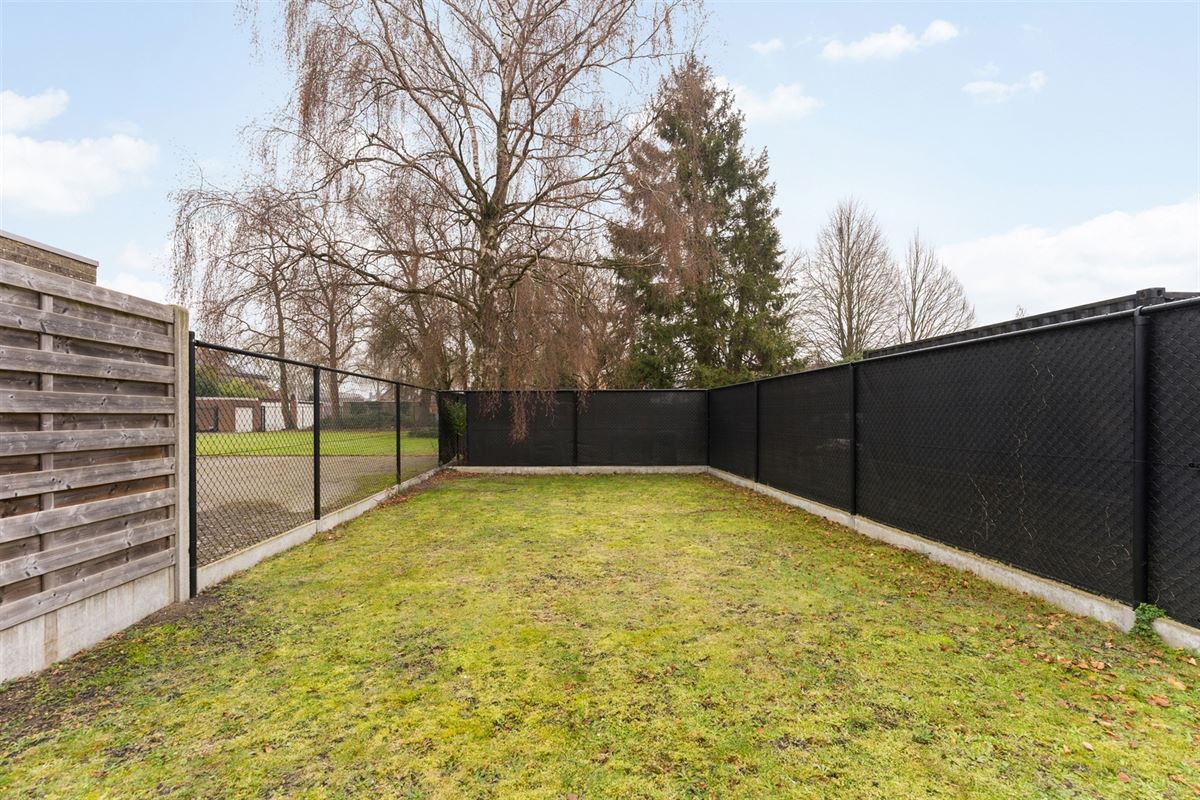 KNAP GERENOVEERDE WONING (175M²) MET 4 SLAAPKAMERS EN LEUKE STADSTUIN TE HASSELT