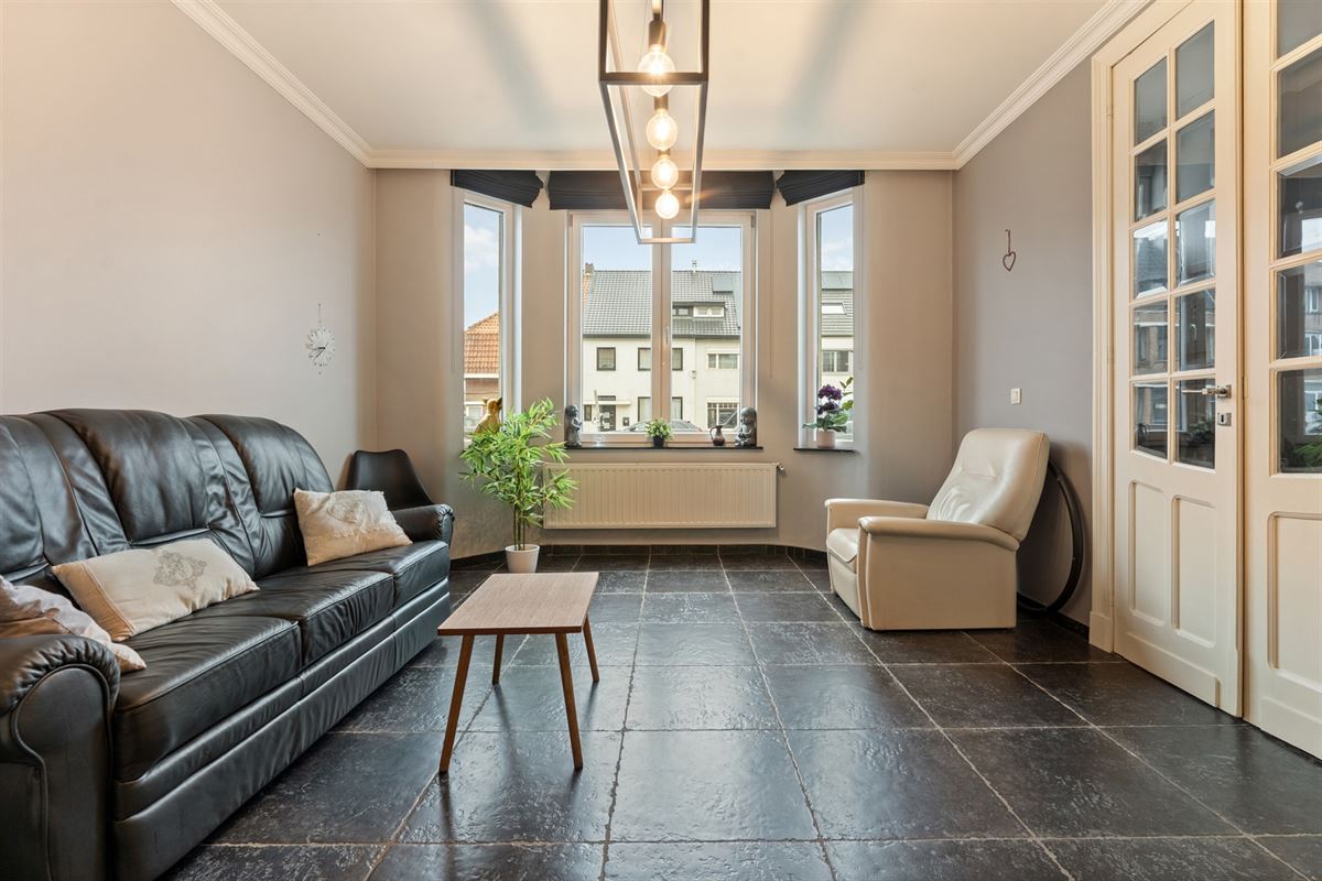 KNAP GERENOVEERDE WONING (175M²) MET 4 SLAAPKAMERS EN LEUKE STADSTUIN TE HASSELT
