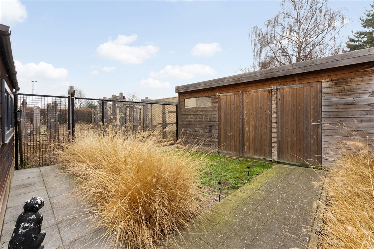 KNAP GERENOVEERDE WONING (175M²) MET 4 SLAAPKAMERS EN LEUKE STADSTUIN TE HASSELT