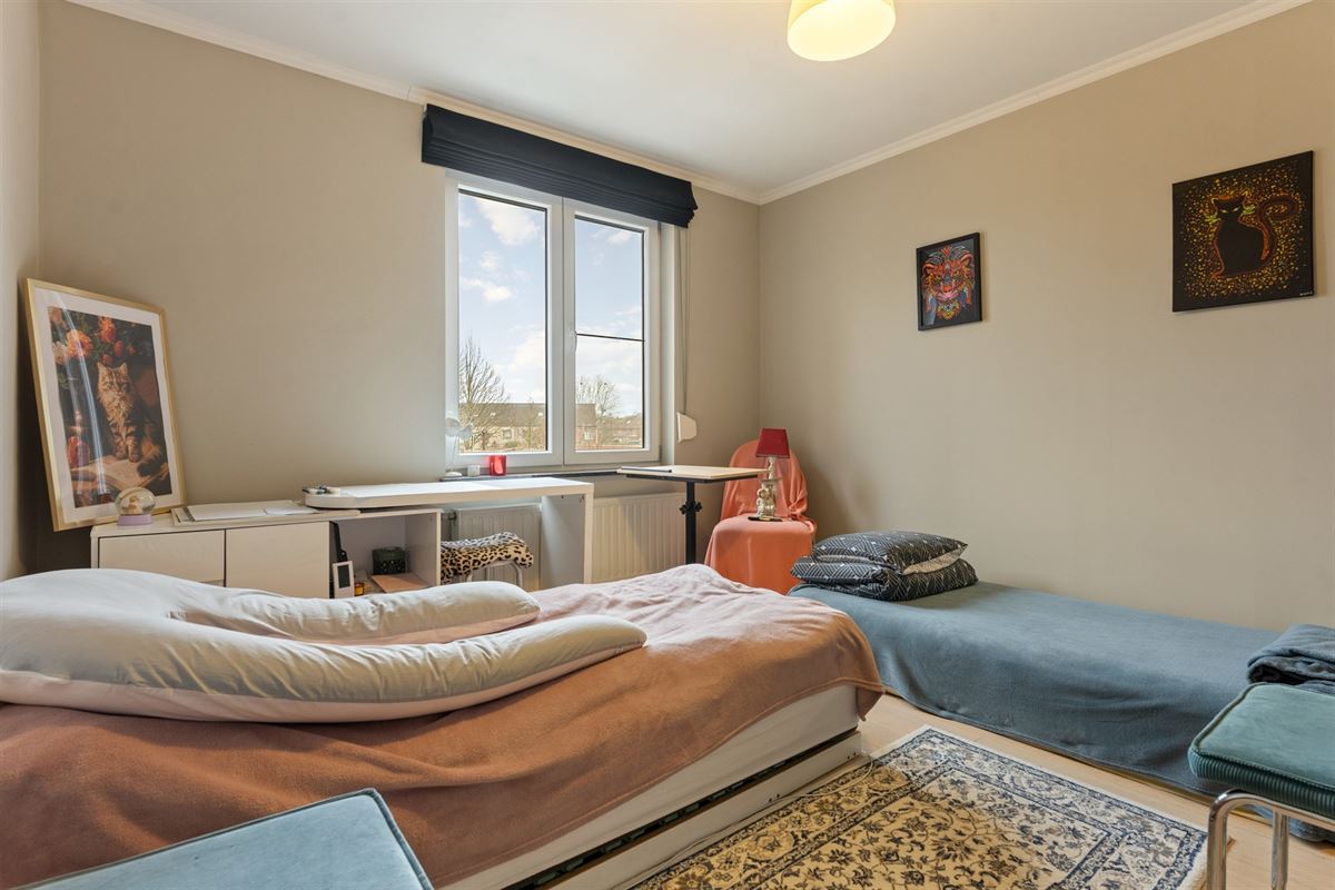 KNAP GERENOVEERDE WONING (175M²) MET 4 SLAAPKAMERS EN LEUKE STADSTUIN TE HASSELT