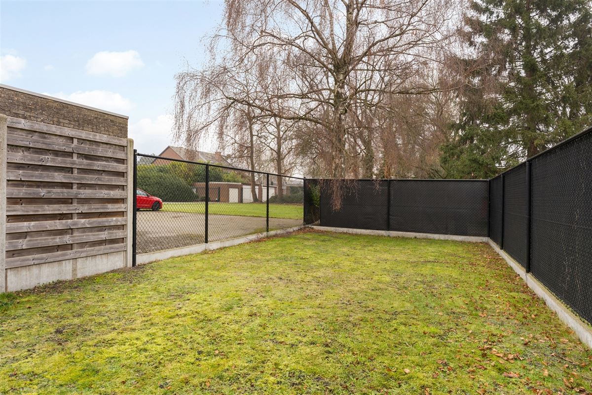 KNAP GERENOVEERDE WONING (175M²) MET 4 SLAAPKAMERS EN LEUKE STADSTUIN TE HASSELT
