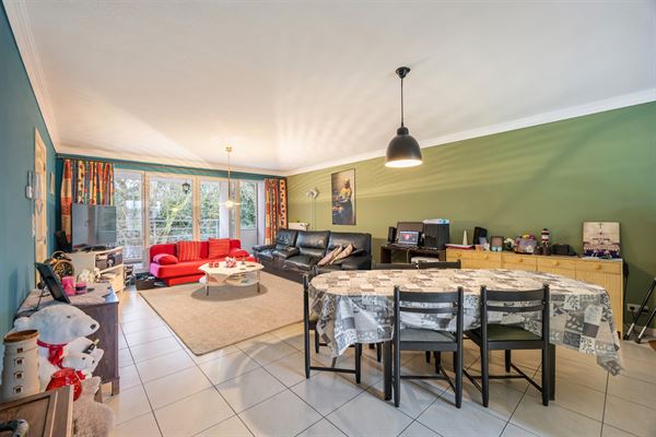 ENERGIEZUINIG APPARTEMENT MET 2 SLAAPKAMERS EN ZEER RUIM TERRAS (50M²) IN HET CENTRUM VAN OOSTHAM