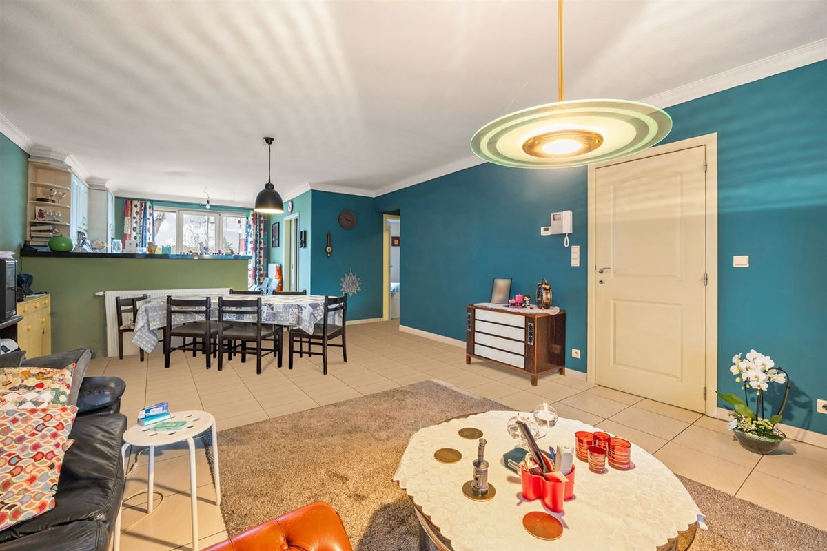 ENERGIEZUINIG APPARTEMENT MET 2 SLAAPKAMERS EN ZEER RUIM TERRAS (50M²) IN HET CENTRUM VAN OOSTHAM