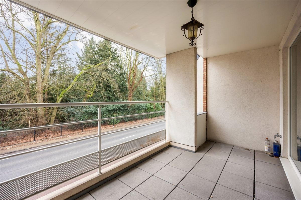 ENERGIEZUINIG APPARTEMENT MET 2 SLAAPKAMERS EN ZEER RUIM TERRAS (50M²) IN HET CENTRUM VAN OOSTHAM