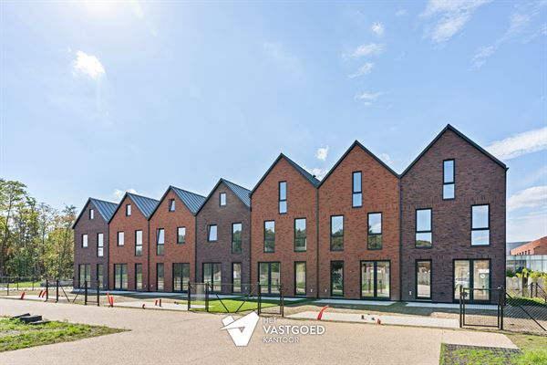 RUIMTELIJK, VOLLEDIG AFGEWERKT EN DUURZAAM WONEN OP TOPLOCATIE