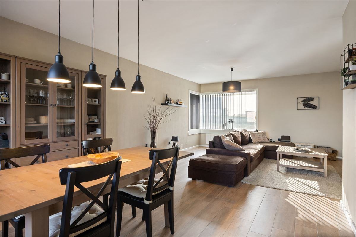 KARAKTERVOLLE GELIJKVLOERSE WONING (246M²) OP EEN PERCEEL VAN 25A41CA TE HALEN