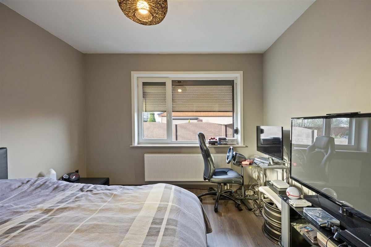 KARAKTERVOLLE GELIJKVLOERSE WONING (246M²) OP EEN PERCEEL VAN 25A41CA TE HALEN