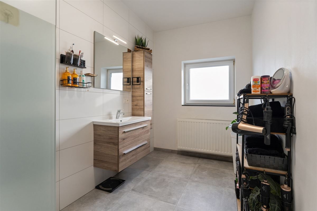 RUIME ENERGIEZUINIGE WONING MET 3 SLAAPKAMERS RUSTIG GELEGEN TE LEOPOLDSBURG