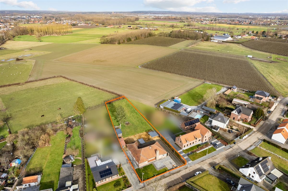 KARAKTERVOLLE GELIJKVLOERSE WONING (246M²) OP EEN PERCEEL VAN 25A41CA TE HALEN