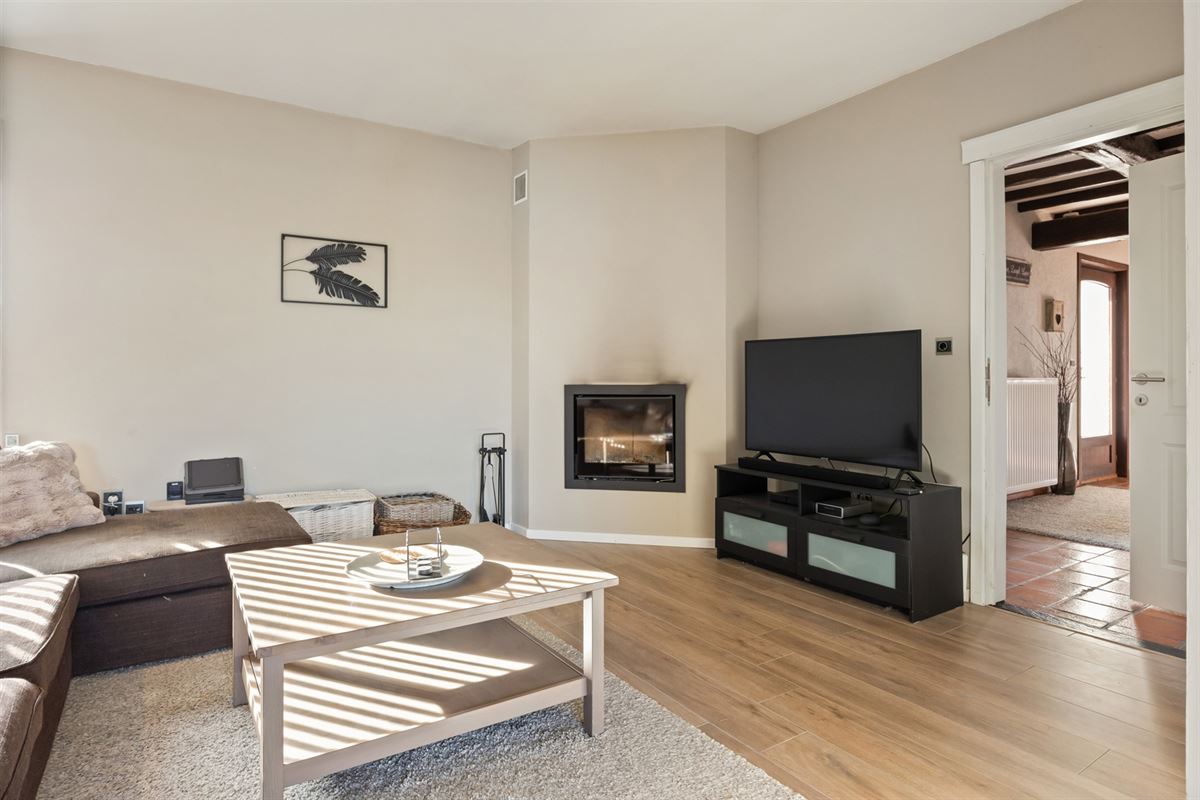 KARAKTERVOLLE GELIJKVLOERSE WONING (246M²) OP EEN PERCEEL VAN 25A41CA TE HALEN