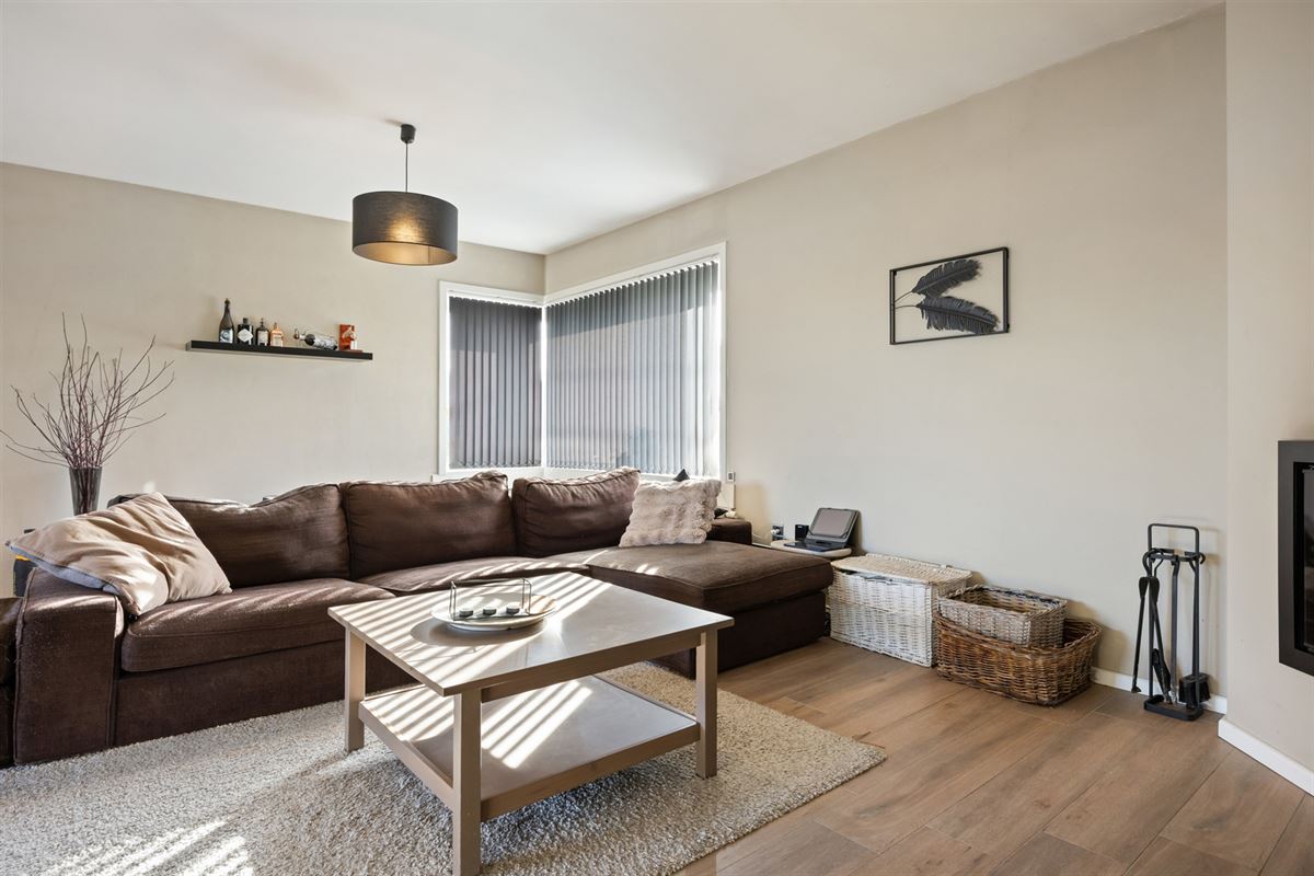 KARAKTERVOLLE GELIJKVLOERSE WONING (246M²) OP EEN PERCEEL VAN 25A41CA TE HALEN