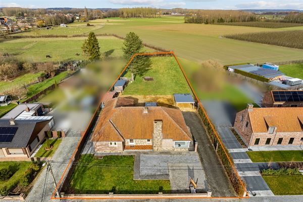 KARAKTERVOLLE GELIJKVLOERSE WONING (246M²) OP EEN PERCEEL VAN 25A41CA TE HALEN