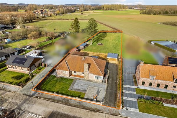 KARAKTERVOLLE GELIJKVLOERSE WONING (246M²) OP EEN PERCEEL VAN 25A41CA TE HALEN