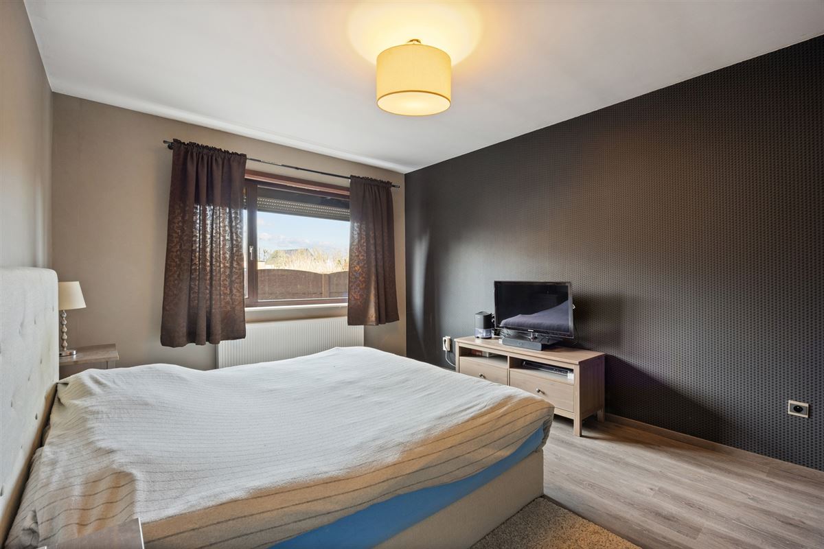 KARAKTERVOLLE GELIJKVLOERSE WONING (246M²) OP EEN PERCEEL VAN 25A41CA TE HALEN