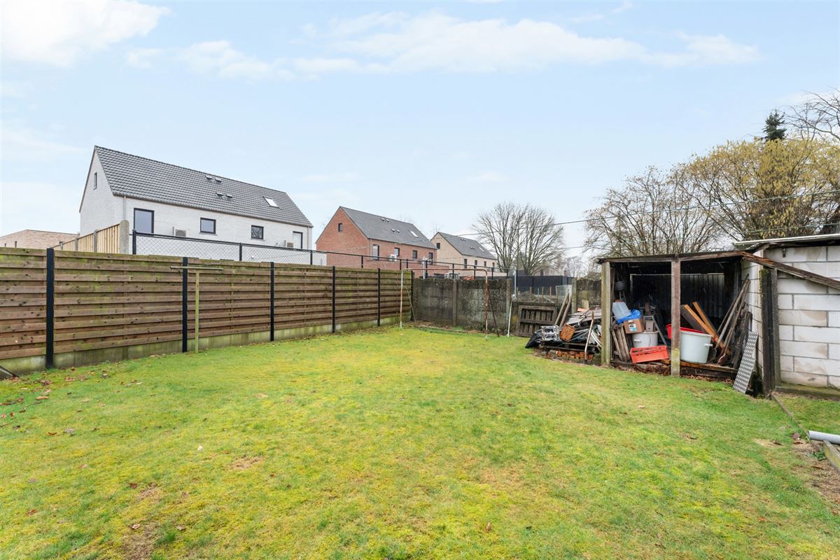 RUIME WONING MET 6 SLAAPKAMERS VLAK BIJ KOERSEL CENTRUM