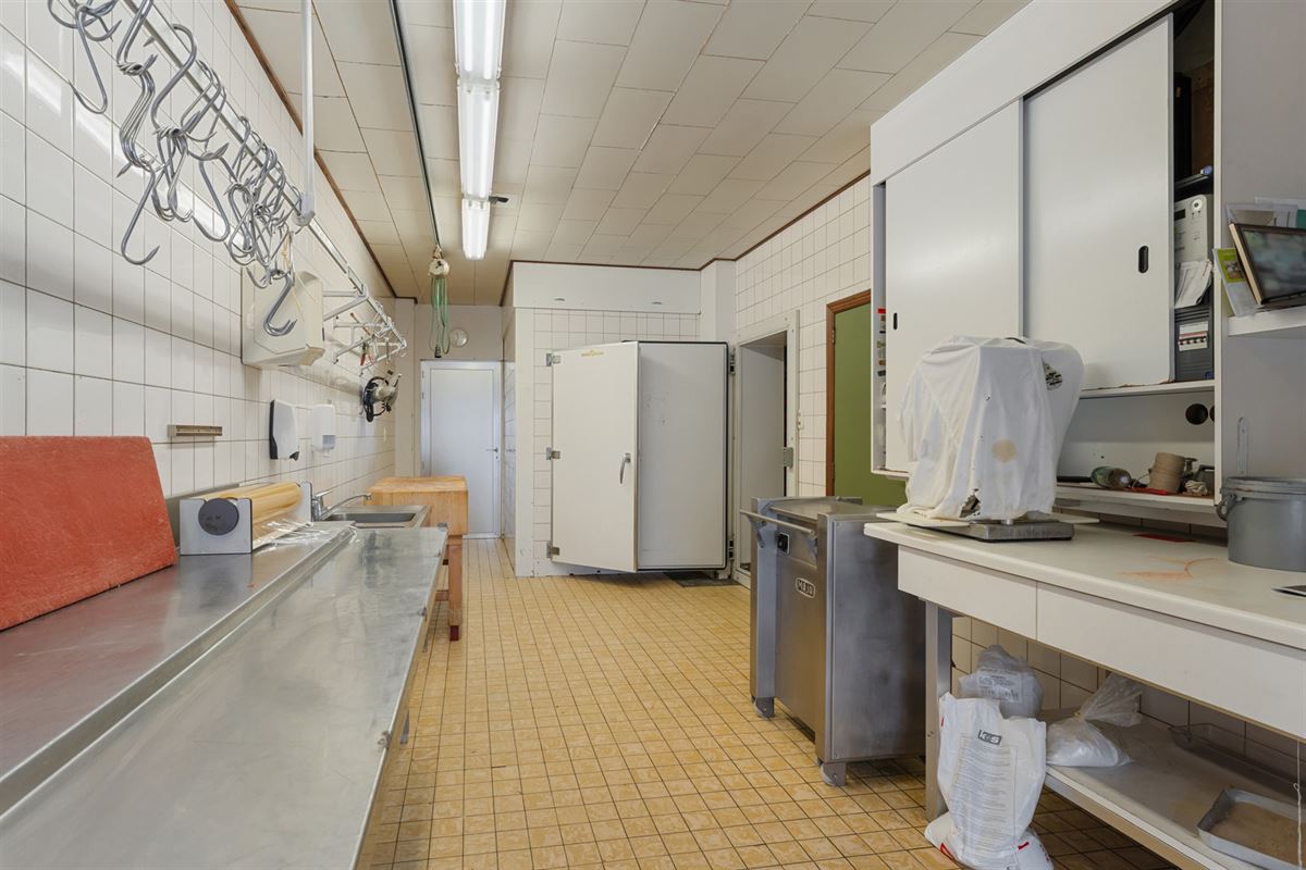 RUIME WONING MET 6 SLAAPKAMERS VLAK BIJ KOERSEL CENTRUM